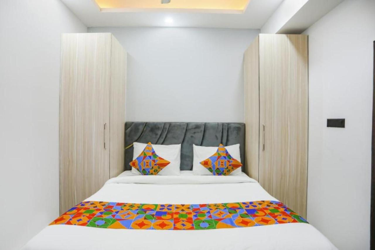 Hotel The Rasa At Vasundhara Ghaziabad Exteriör bild