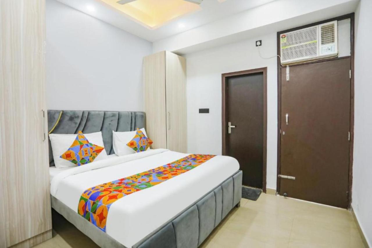 Hotel The Rasa At Vasundhara Ghaziabad Exteriör bild